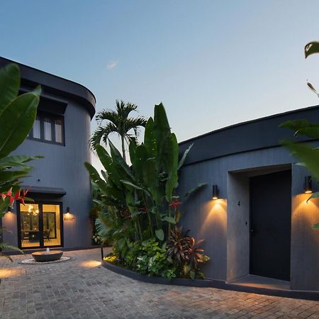 Je Ne Sais Quoi Seminyak Villa Екстериор снимка